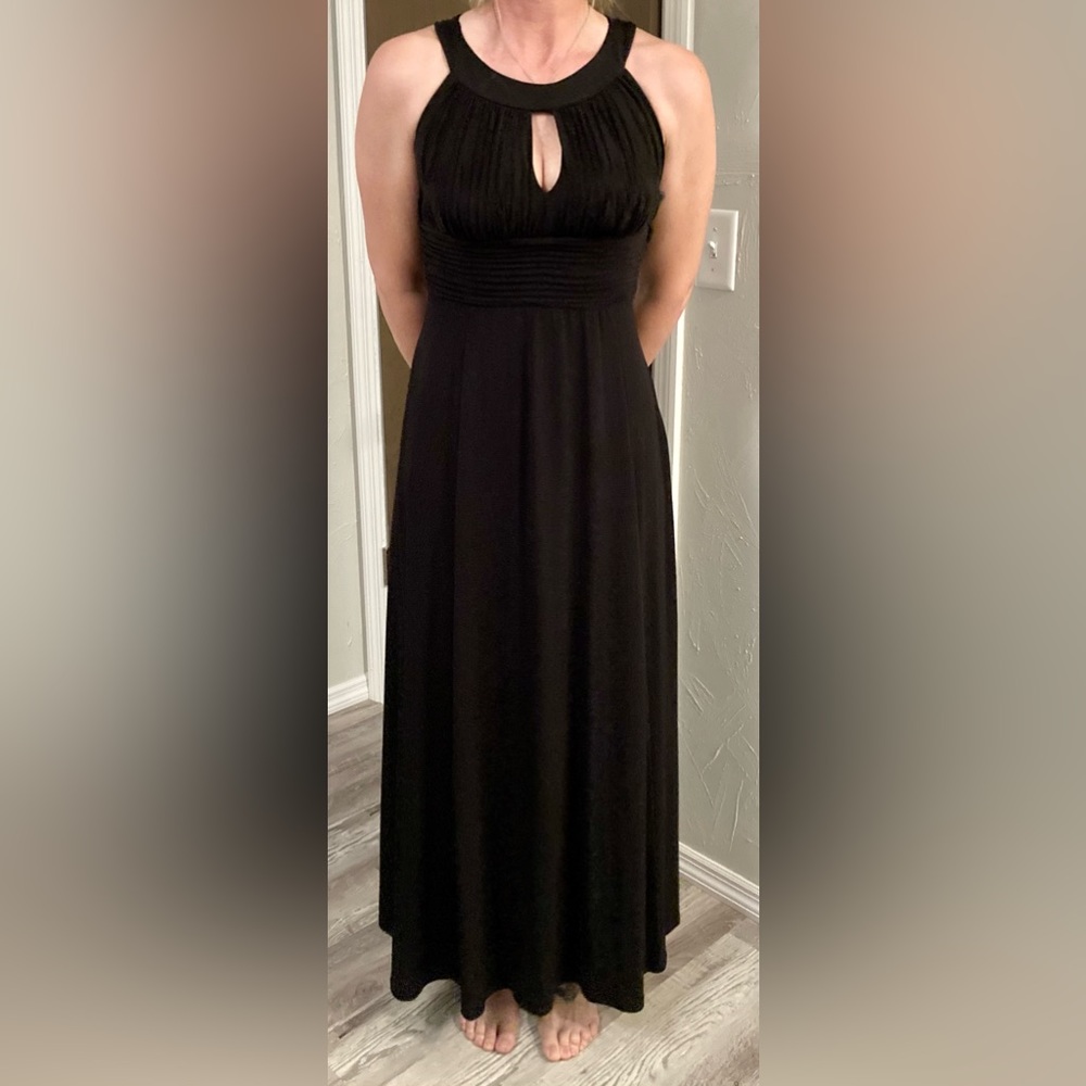 Signature Sangria Black Full Length Maxi Dress Size 4